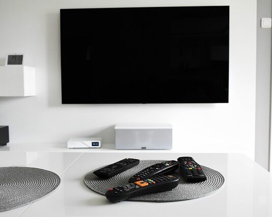 Jaki telewizor wybrać do małego pokoju